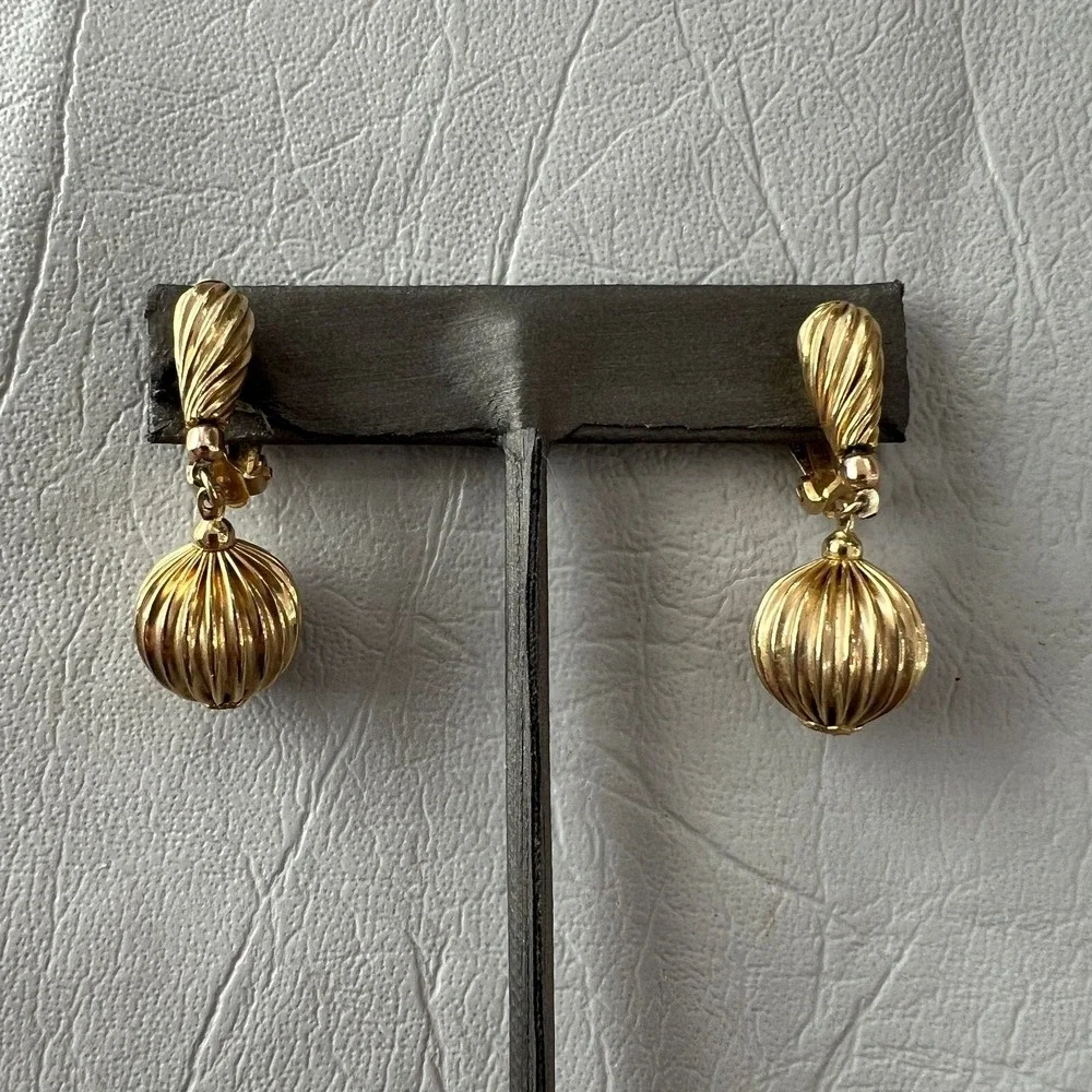 Lewis Segal Clip On Earrings Ridged‎ Gold Tone Ball Dangle Drop